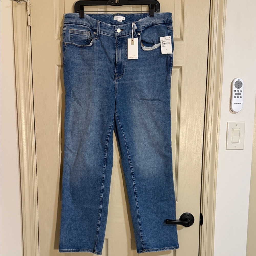 NWT Good American Classic Blue Straight Leg Jeans 14-18 A160
